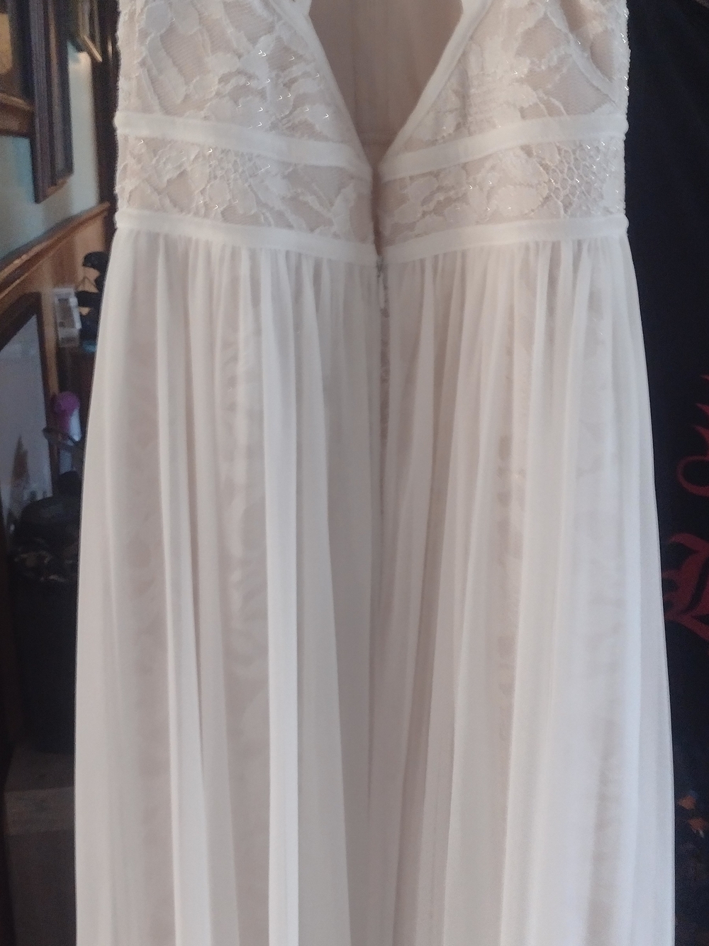 Sheer Lace Bodice Maxi Dress in Off-White